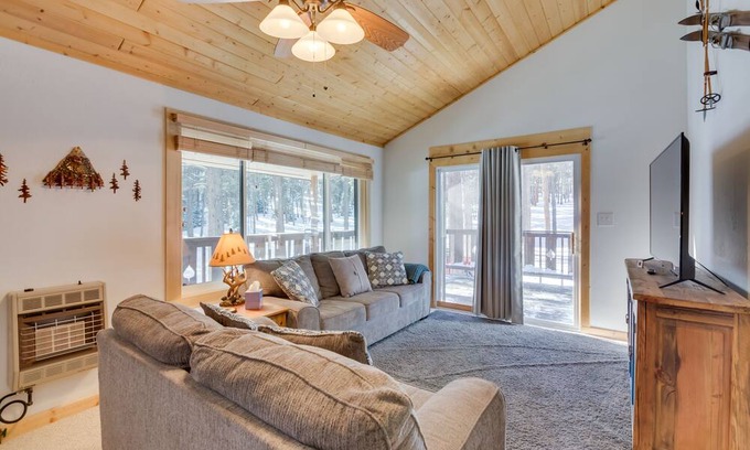 Angel Fire Cabina | Cozy Angel Fire Cabin w/ Wood-Burning Stove!
