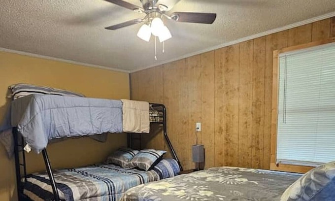 Burkesville Casa | Wine Knot at The Holler
