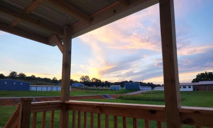 Burkesville Casa | The Holler Inn at Dale Hollow