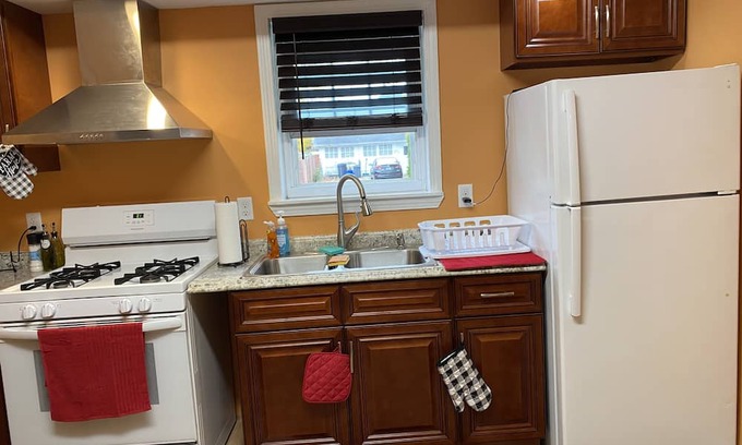 Elmira Apartamento | Davis Two Bedroom Apartment