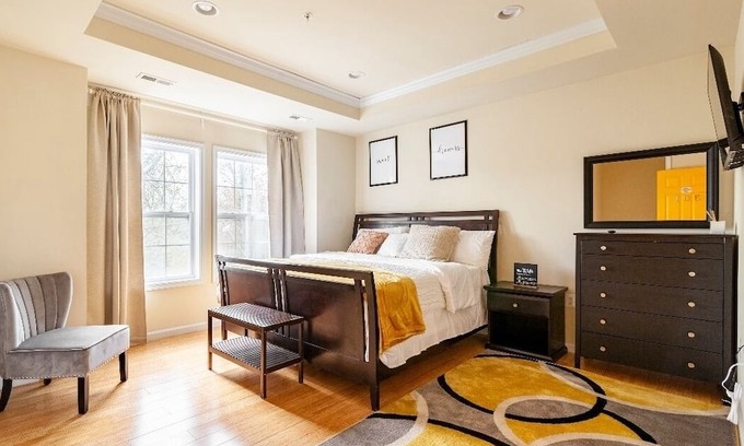 Fairmount Heights Casa | Luxurious & Cozy Room in Washington DC. Nice and quiet.