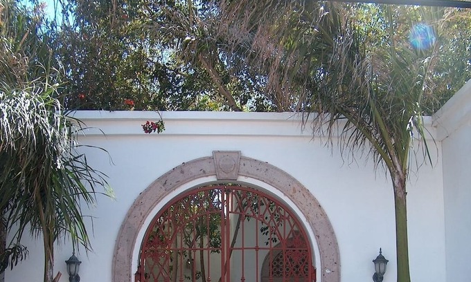 Bahía Kino Apartamento | TORTUGA STUDIO on the sea. Sweet, colorful and secure. Perfect for one or two.