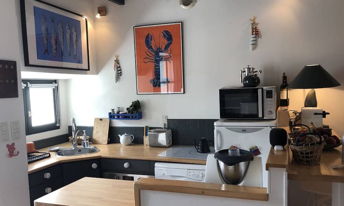 Ile-aux-Moines Casa | Holiday Home "Maison de Pêcheur" with Private Terrace & Wi-Fi