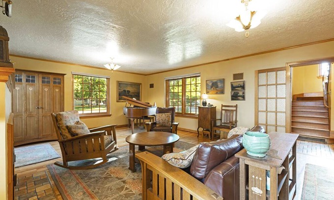 University District Casa | Stunning Craftsman-era house in the tree-line University District near downtown