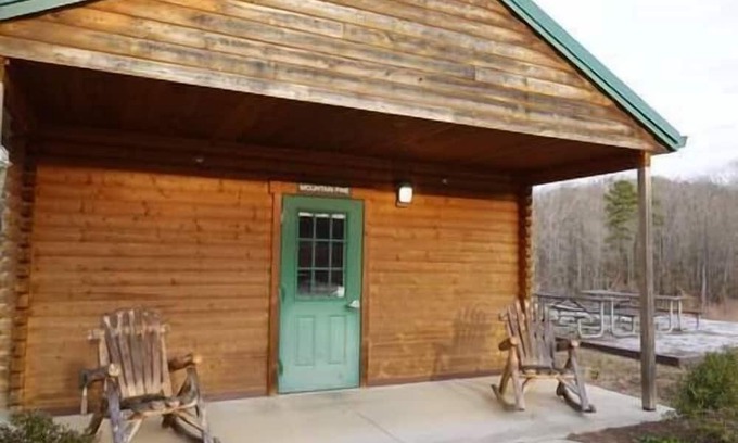 Sunset Casa | Mountain Pine Cabin at Keowee-Toxaway, Mountain Pine Cabin at Keowee-Toxaway