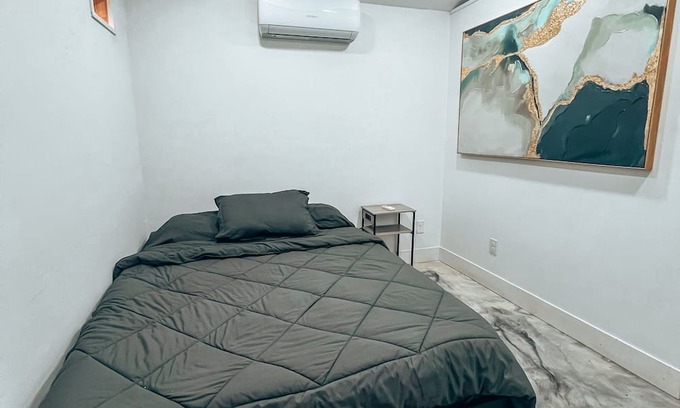Paw Creek Casa | Cozy Tiny Home within 5 miles from Uptown, Southend and Airport