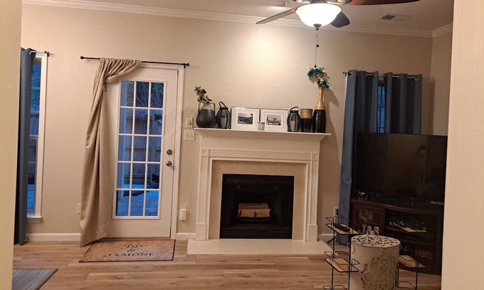 Hoover Casa | Cozy 2 bed 2.5 bath & office-Great for traveling professionals