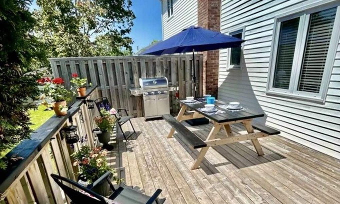 Stratford Casa | Aylward House - Modern Home - All the Amenities - Minutes from Charlottetown