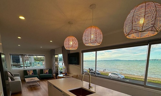 Maraetai Casa | Maraetai Beachfront Retreat