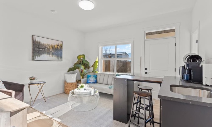 Chilliwack Proper Village West Casa | Chilliwack Gem 1BR, Studio Bliss