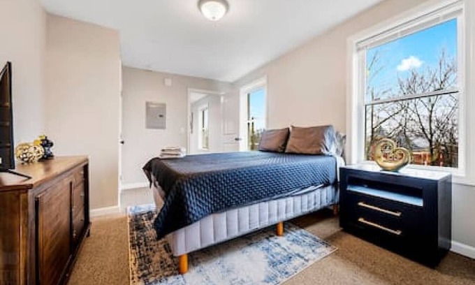 Gorham Apartamento | Stylish 1BD Getaway | Wi-fi | Long Term Available