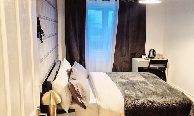 Sutton Central Apartamento | Relaxing Spacious Brunswick Rooms in Sutton
