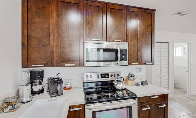 South Corals Casa | Renovated home with super-fast WiFi, patio, BBQ, AC, & private W/D