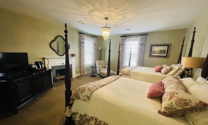 Clemmons Apartamento | Steeplechase Room 2queen - Non- Smoking- No Pet