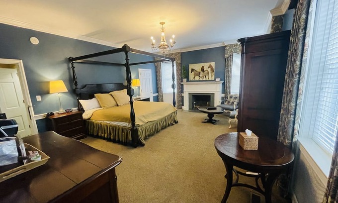 Clemmons Apartamento | Johnson Room King - Non- Smoking- No Pet