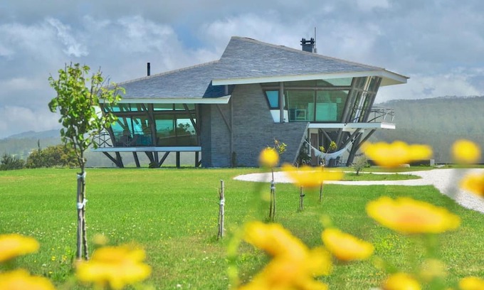 Loiba Casa | The Hidden Secret on the Cliff