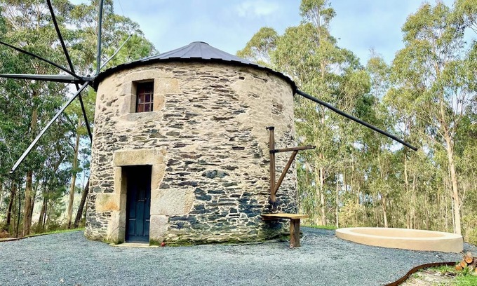 Porto do Barqueiro Casa | The Cliffs - The Painted Mill