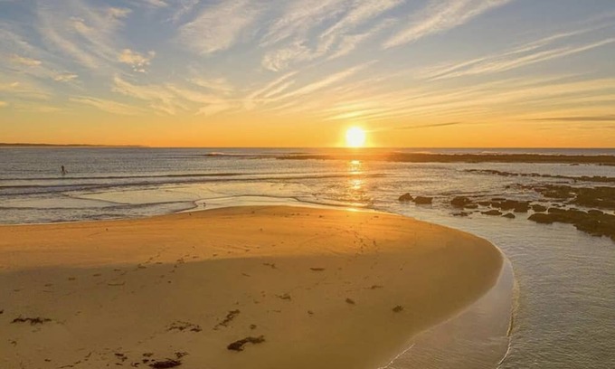 Central Coast Apartamento | Beachfront Unit Watch the Sunrise & Sunset Sleeps 4, Pets Ok