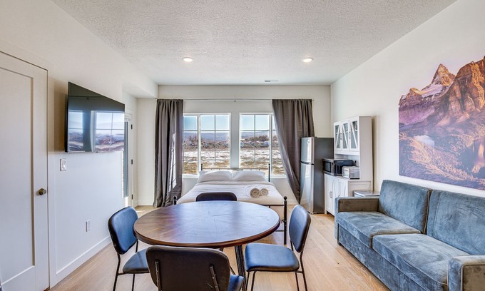 Heber Apartamento | Mountain-View Studio ~ 19 Mi to Park City!