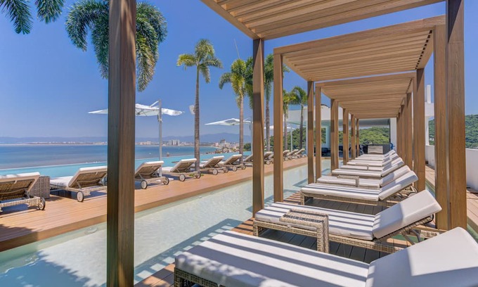 Emiliano Zapata Apartamento | Spectacular Corner SohoPV w/th Ocean/Mountain View