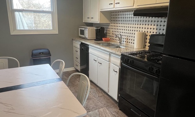 Shawnee Casa | Cozy two bedroom home near downtown Shawnee