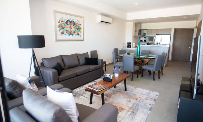 Xcumpich Apartamento | New Deluxe Unit, Signature Condominium by The Harbor