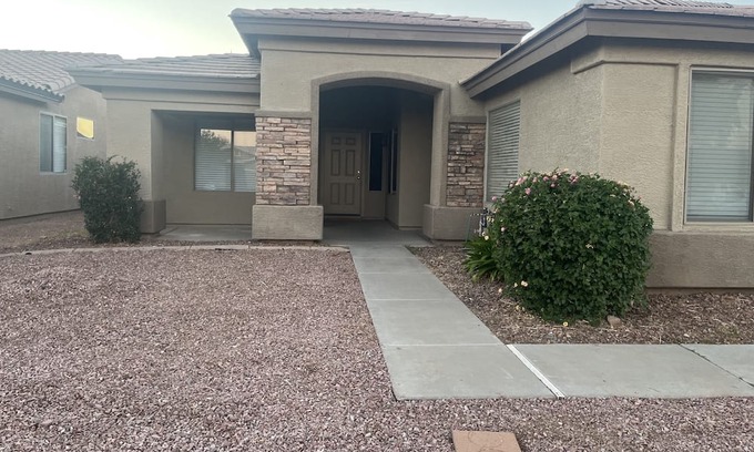 Ashton Ranch Casa | Cozy home in surprise by micah