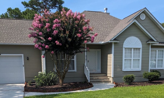 St. James Casa | Completely renovated charming cottage style home - pet friendly!