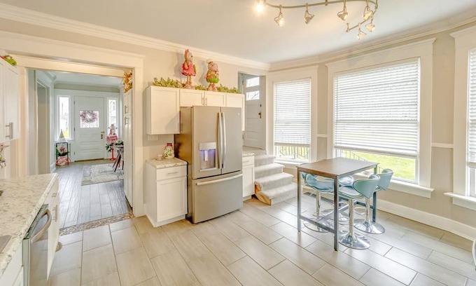 Decatur Casa | Tesla Charger!! Remodeled 5 bed! Sleeps 12.