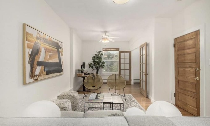 Whittier Condominio | Modern furnished apartment ideally for traveling nurses. Stay in style