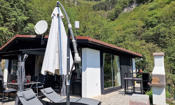 Aer Casa | Vacation Home "Casa Vista Monte Gardasee" with Mountain View, Shared Heated Pool & Wi-Fi