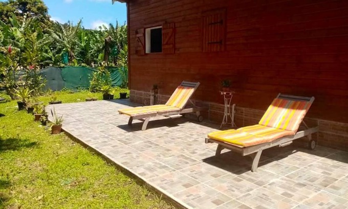 Saint-Claude Casa | Homerez - Spacious house for 6 ppl. with garden and terrace at Saint-Claude