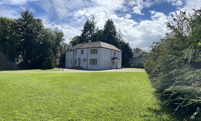 Newton Mearns Casa | large Country Mansion in Glasgow Newton Mearns