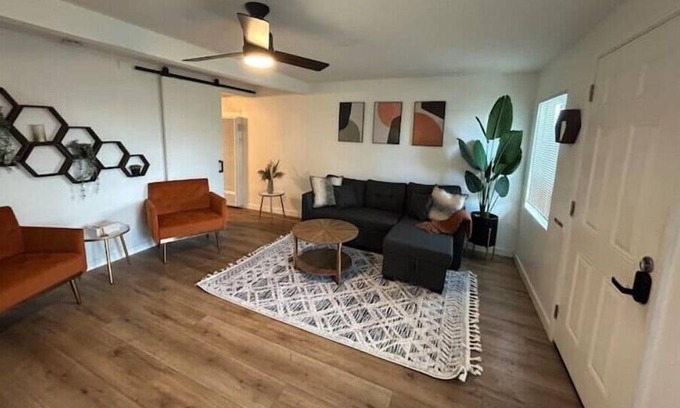 Lincoln Acres Casa | Peaceful Cottage near San Diego w/ WD