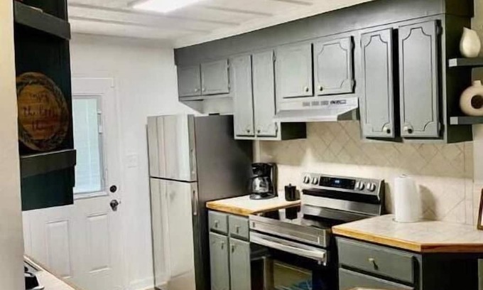 Warner Robins Casa | Cool Duplex "A" for Mid to Long Stays