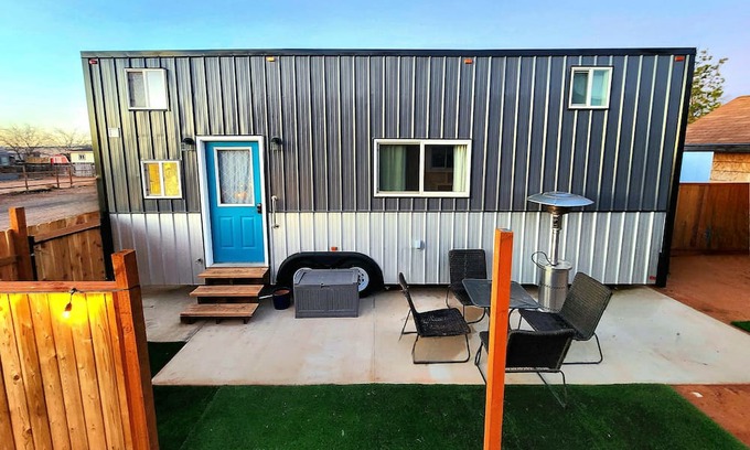 Colorado City Apartamento | Modern Tiny Home with Hot Tub
