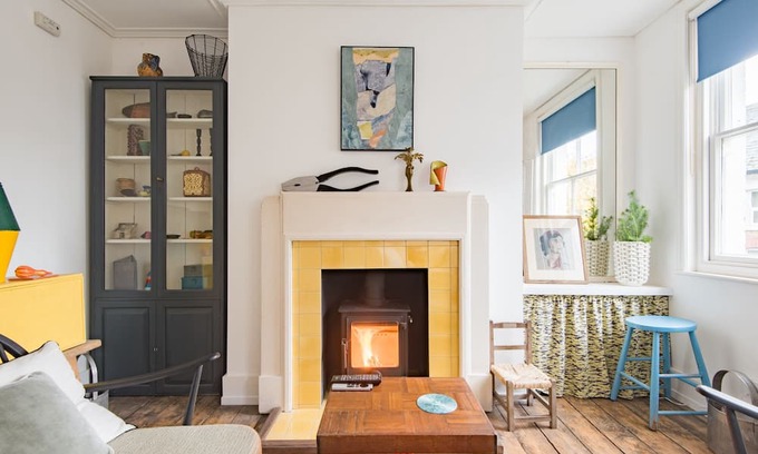 Folkestone Casa | Lovely end of terrace holiday home with a wonderful, quirky vibe, blending art deco with mid-century