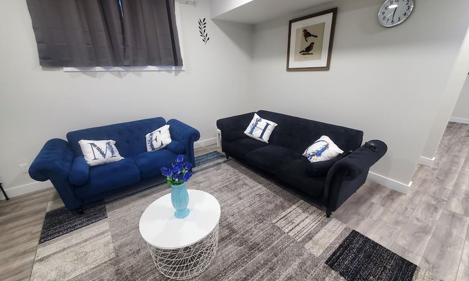 Northeast Edmonton Apartamento | Family friendly | Netflix | Spacious and cozy 2-bedroom Legal basement suite