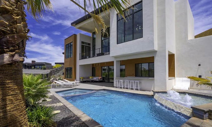 Hurricane Casa | Live Luxurious at Zion's Desert