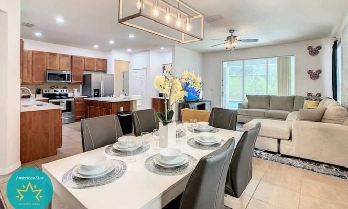 Bellavida Casa | 4BD| Near Disney| Private Pool & Hot Tub