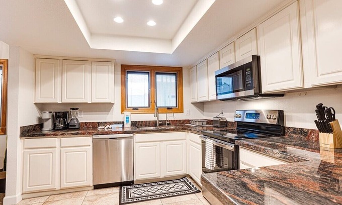 Sunset Ridge Casa | This house is a 4 bedroom(s), 2 bathrooms, located in Scottsdale, AZ.