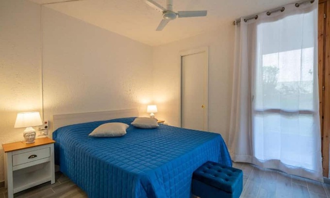 Cugnana Verde Apartamento | Apartment 'Bella Vista 1' with Sea View, Wi-Fi and Air Conditioning