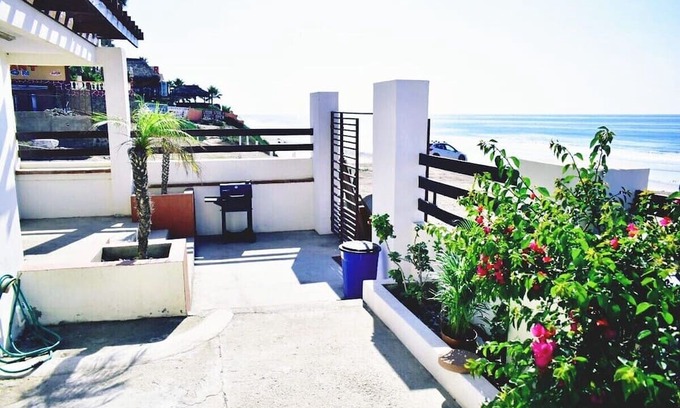 La Fonda Casa | Beachfront 3br Surfers & Gatherings near Rosarito