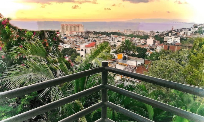 Zona romántica Condominio | Breathtaking 360 Degree Views. Private, Elegant, Romantic Zone Penthouse