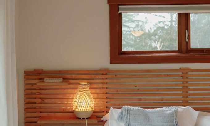 Bowen Island Casa | Retreat House With Lake & Mountain Views on Bowen