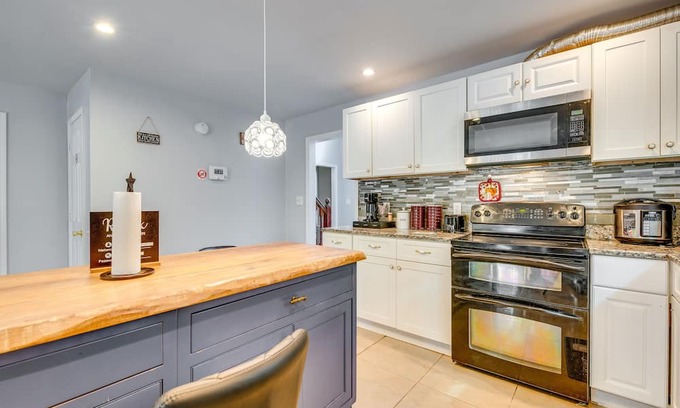 Lawrenceville Cabaña | Lawrenceville Home ~ 35 Mi to Downtown Atlanta!