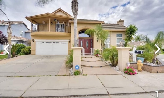 Atwater Casa | Spacious 7 bdrm home in Atwater. Sleeps 15! near UC Merced-