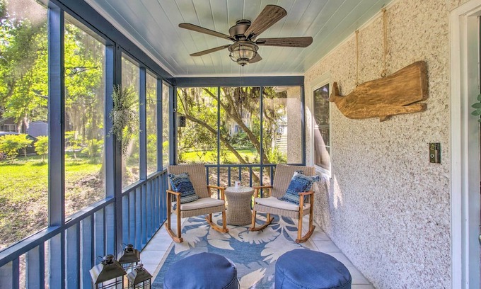 Saint Simons Heights Cabaña | St Simons Cottage w/ Grill ~ 2 Mi to Beach!