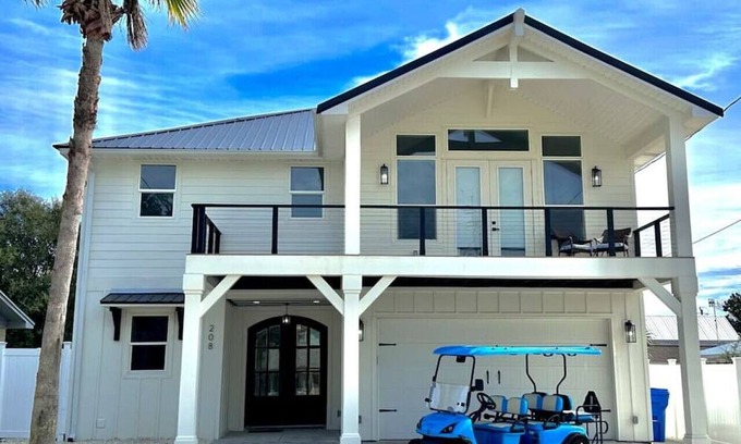 Laguna Beach Estates Casa | NEW! Sun, Surf, and Sand - Pet Friendly/Pool