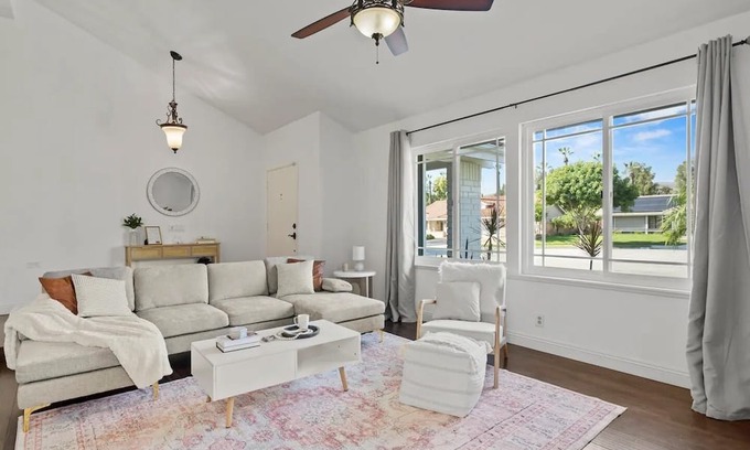 Simi Valley Casa | Exquisite Cozy Simi Valley Getaway